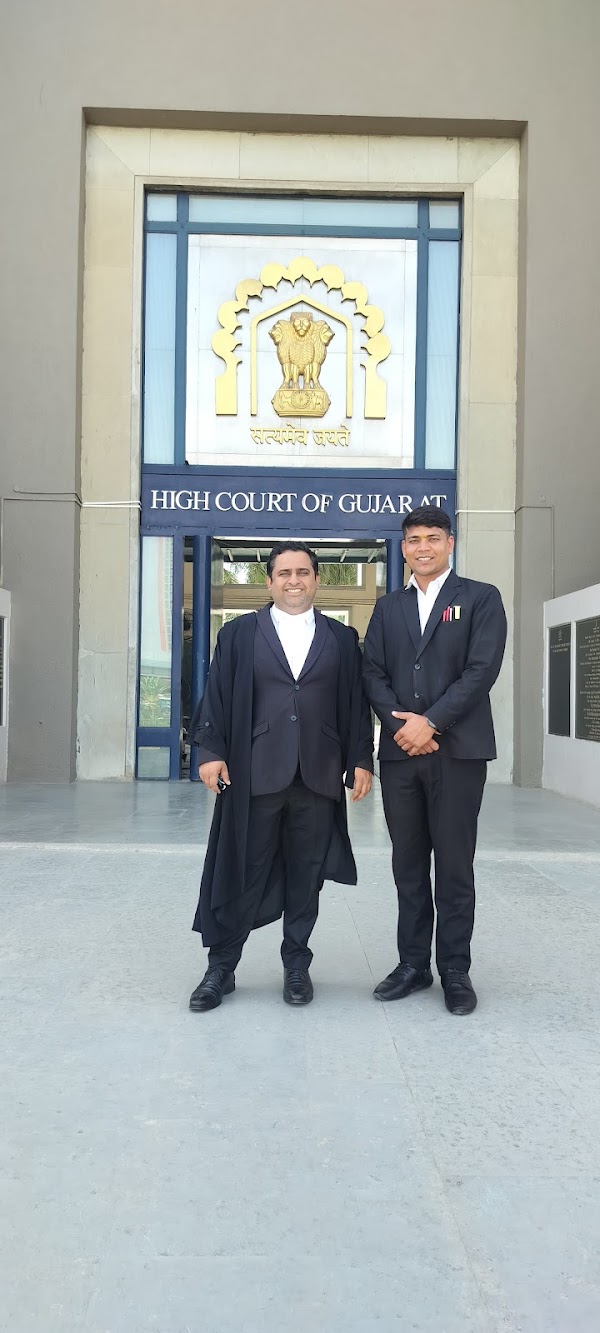 Advocate
